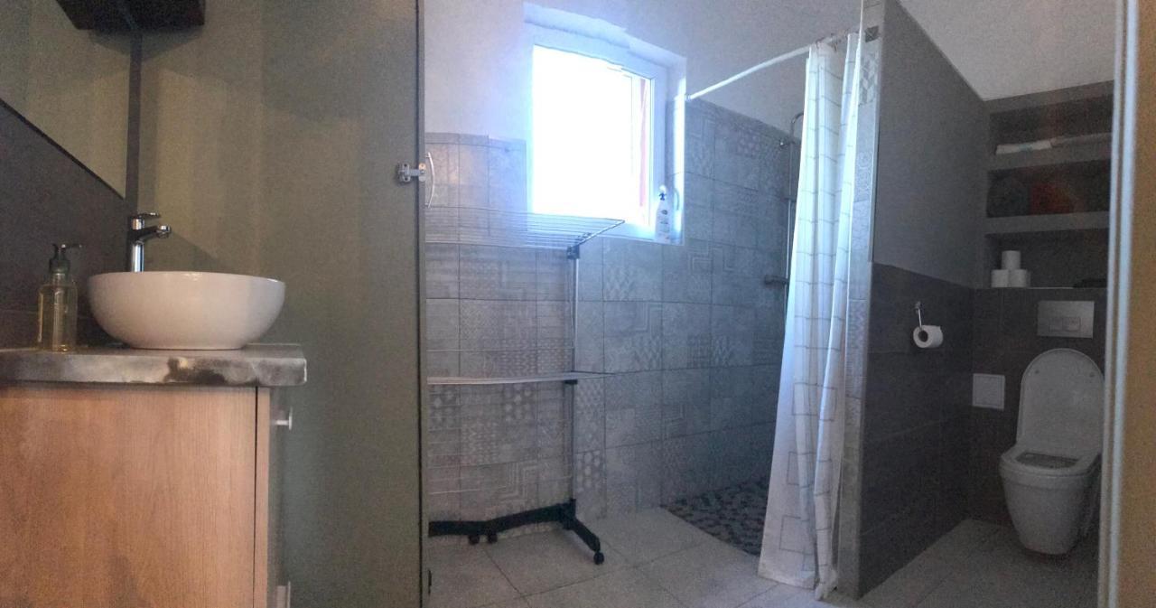 La Gaite De Louvignies Apartman Kültér fotó